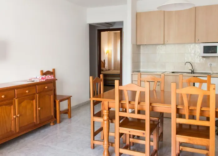 Aptos. Comte D'empuries 公寓